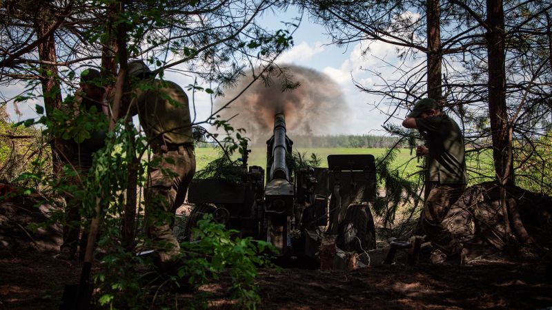 Ожесточени боеве във Вовчанск, докато украинските войски се опитват да изолират нахлуващите руски части