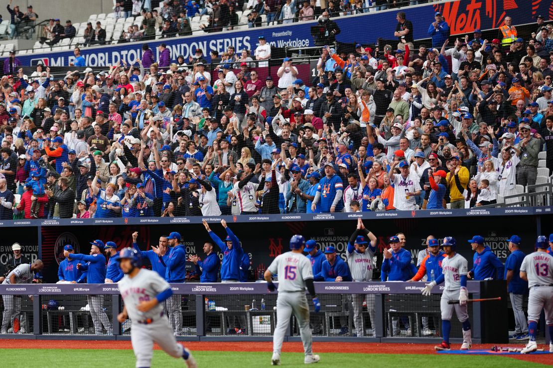 Both sets of fans were able to celebrate wins during the London Series.