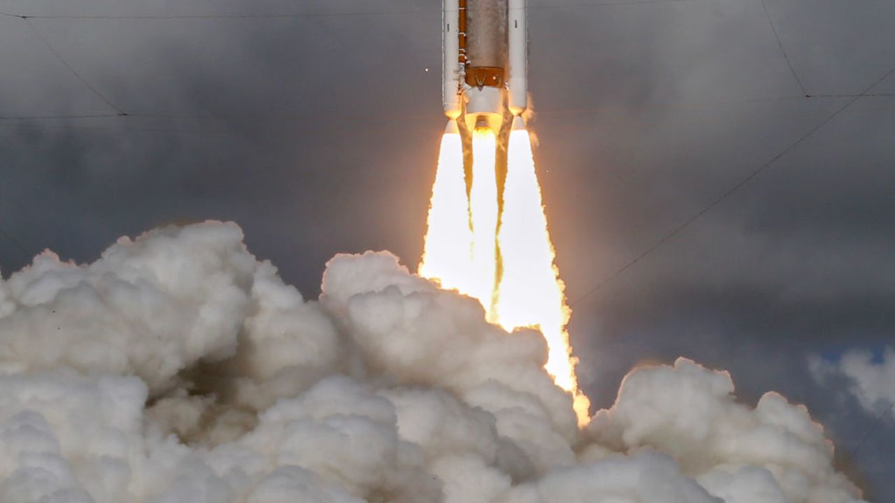 CAPE CANAVERAL, FLORIDA - JUNE 05: Boeing’s Starliner spacecraft atop a United Launch Alliance Atlas V rocket lifts off from Space Launch Complex 41 during NASA’s Boeing Crew Flight Test on June 05, 2024, in Cape Canaveral, Florida. The mission is sending two astronauts to the International Space Station.  (Photo by Joe Raedle/Getty Images)