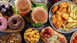 Foods enhancing the risk of cancer. Junk food.