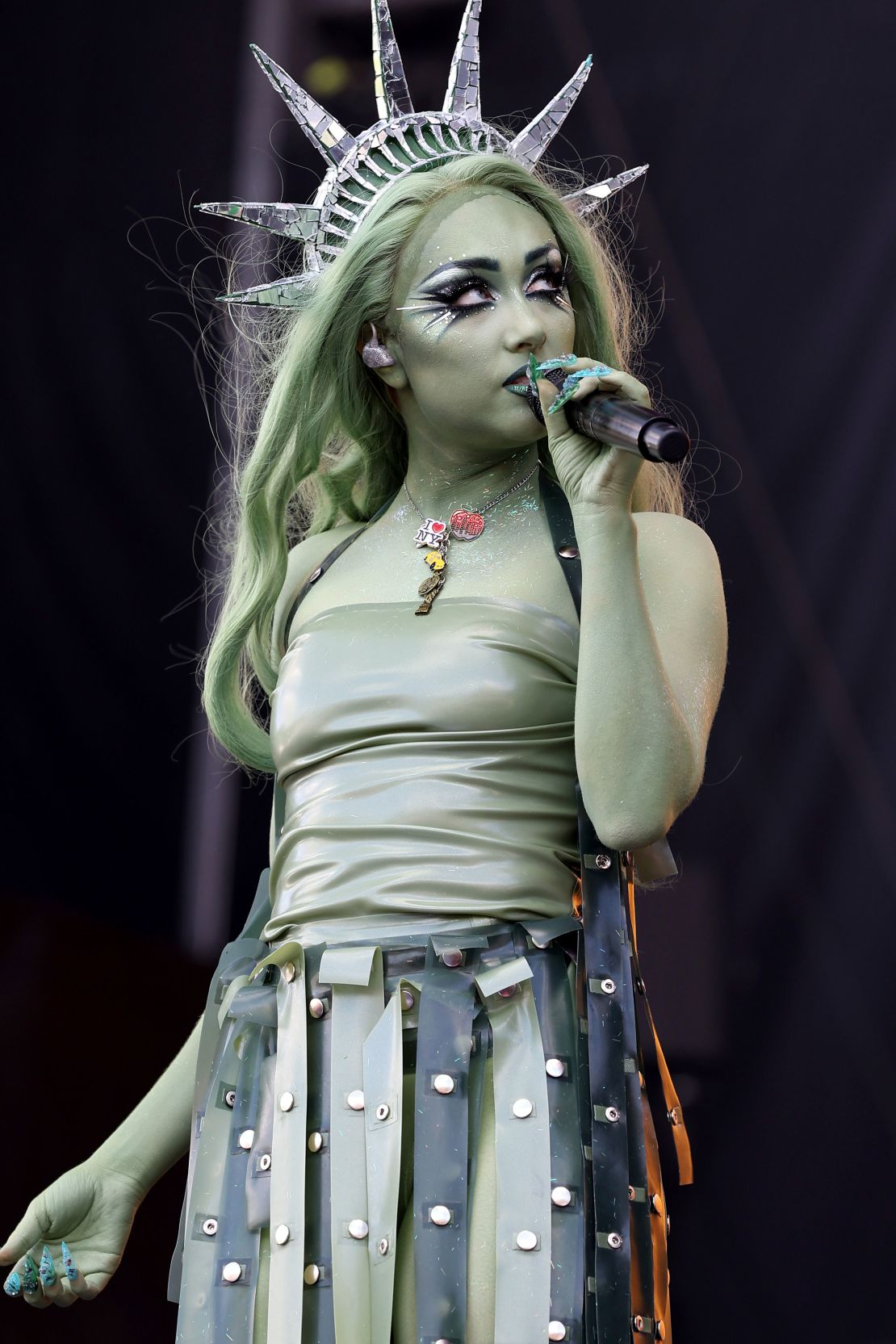 For the Governors Ball in New York this summer, Dahling transformed Chappell Roan into a green, glamorous Lady Liberty.