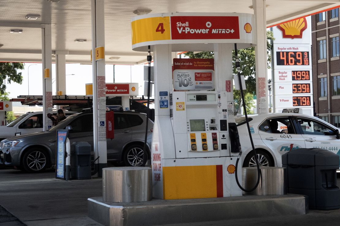 CHICAGO, ILLINOIS - JUNE 11: Customers purchase gas at a station on June 11, 2024 in Chicago, Illinois. Despite gas prices in Chicago close to $5-per-gallon, nationwide the average price was $3.44 as of Monday, 14 cents less than last year, according to the AAA auto club. (Photo by Scott Olson/Getty Images)