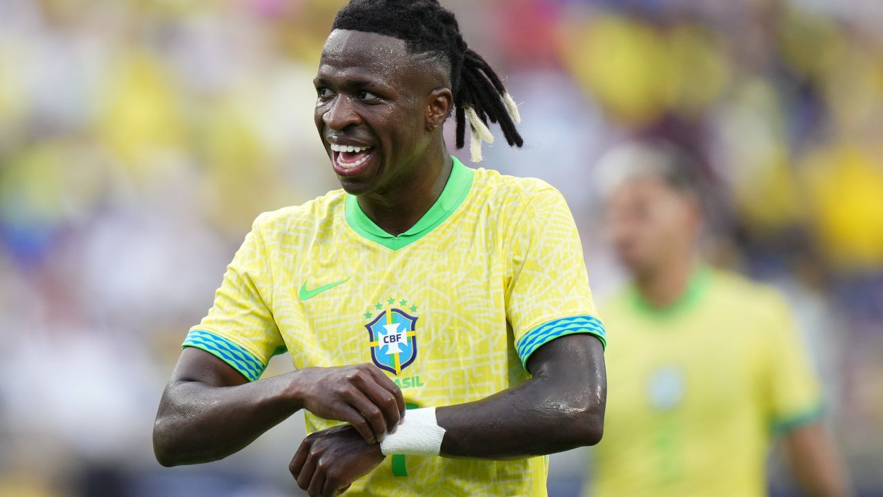 ORLANDO, FLORIDA - JUNE 12: Vinícius Júnior #7 of Brazil reacts after taking a shot against the United States during the Continental Clasico 2024 game at Camping World Stadium on June 12, 2024 in Orlando, Florida.(Photo by Rich Storry/Getty Images)