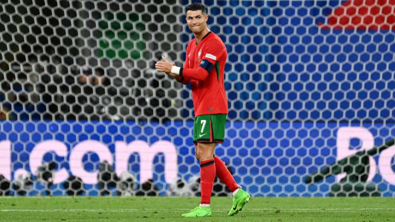 Кристиано Роналдо чупи още един рекорд, след като Португалия изостана, за да зашемети Чехия на Евро 2024