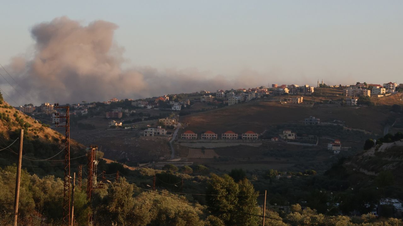 AL KHIAM, LEBANON - JUNE 21: Smoke rises after Israeli army carries out attacks on al Khiam region of Nabatieh Governorate, in southern Lebanon on June 21, 2024. (Photo by Ramiz Dallah/Anadolu via Getty Images)
