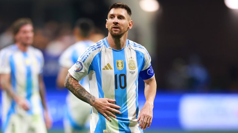 ATLANTA, GEORGIA - JUNE 20: Lionel Messi of Argentina gestures during the CONMEBOL Copa America group A match between Argentina and Canada at Mercedes-Benz Stadium on June 20, 2024 in Atlanta, Georgia. (Photo by Hector Vivas/Getty Images)