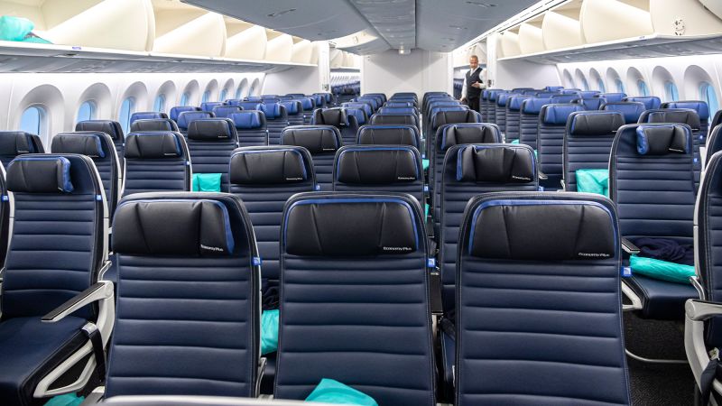 Вижте всички теми Връзка копирана Следвайте Пристигате на летището само