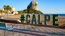 CALPE, ALICANTE, SPAIN - 2023/01/26: Location sign in the beach boulevard. The Penyal d'Ifac Natural Park is in the background. (Photo by Roberto Machado Noa/LightRocket via Getty Images)
