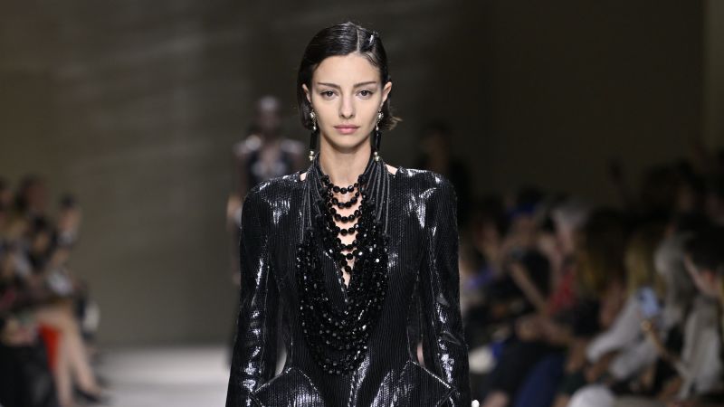 Моделът Люси Маркович която се издигна на Следващият топ модел