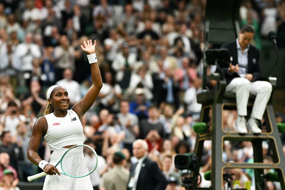 Coco Gauff celebrates defeating Sonay Kartal.