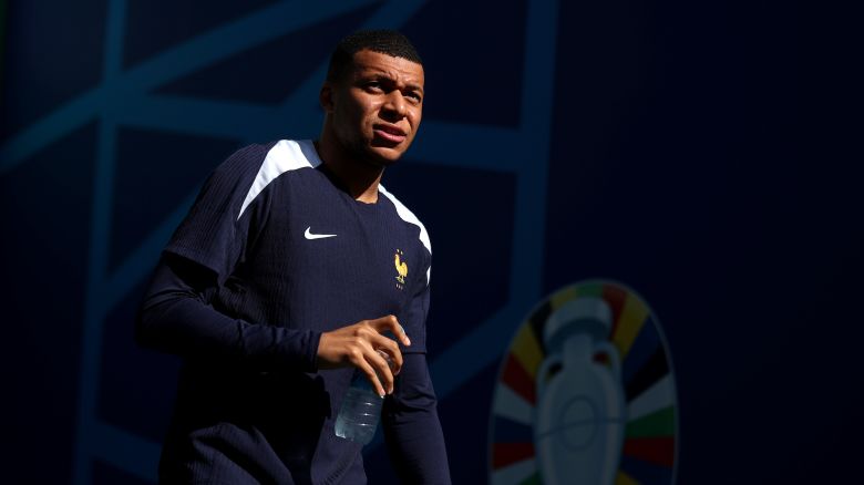 HAMBURG, GERMANY - JULY 04: Kylian Mbappe of France walks out of the tunnel during a France training session at Volksparkstadion on July 04, 2024 in Hamburg, Germany. (Photo by Alex Pantling - UEFA/UEFA via Getty Images)