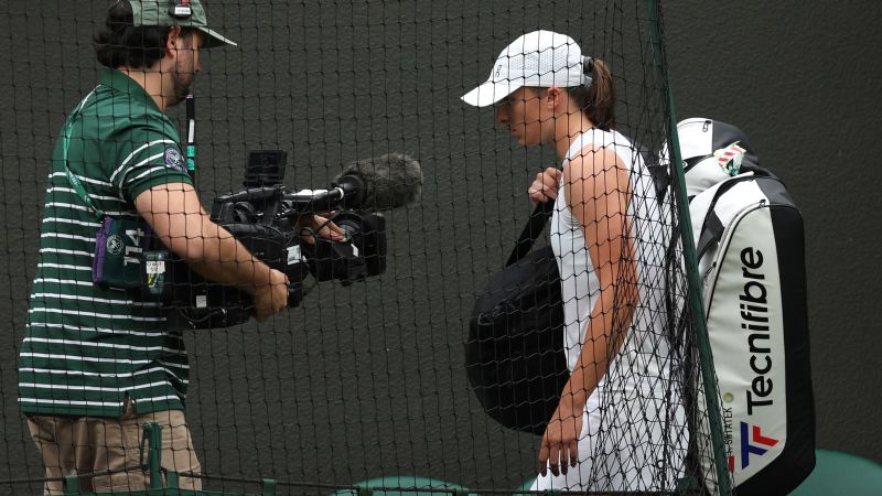 Iga Świątek crashes out of Wimbledon in shock third round loss to Yulia Putintseva