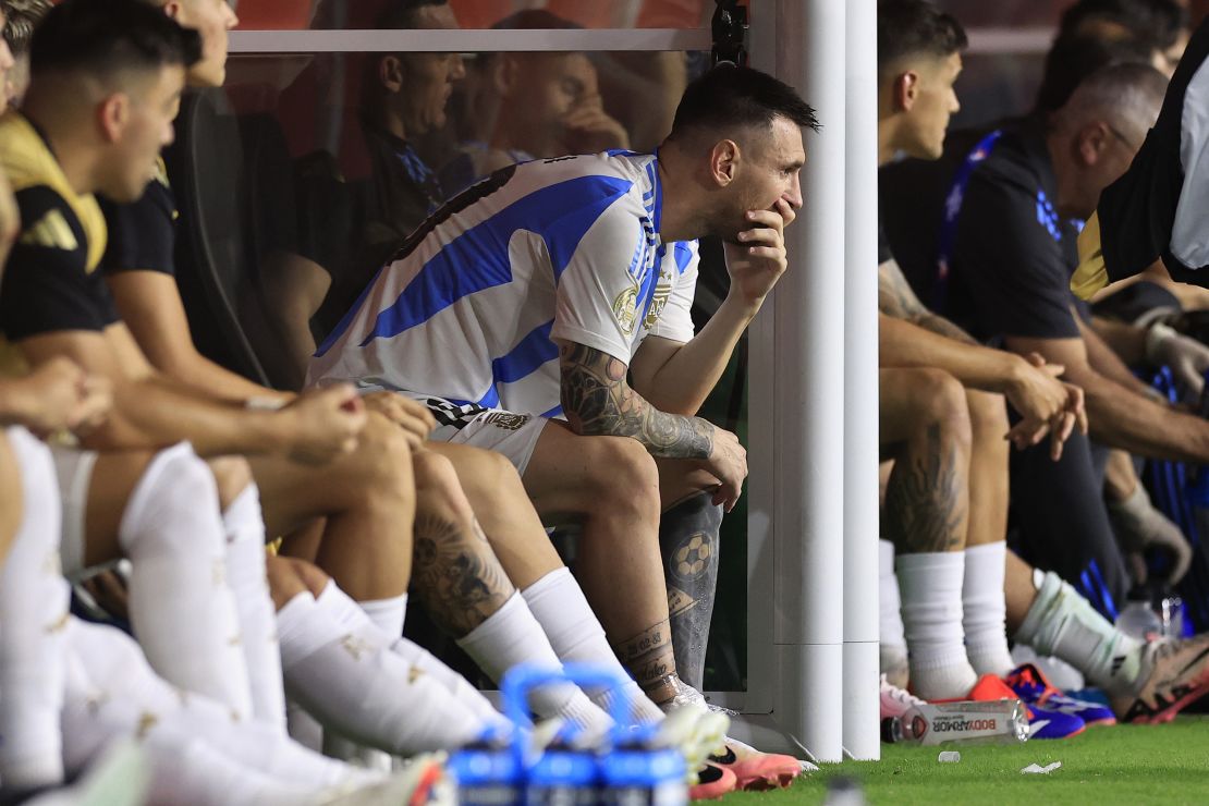 MIAMI GARDENS, FLORIDA - JULY 14: Lionel Messi of Argentina reacts after leaving the game with an injury during the CONMEBOL Copa America 2024 Final match between Argentina and Colombia at Hard Rock Stadium on July 14, 2024 in Miami Gardens, Florida. (Photo by Buda Mendes/Getty Images)
