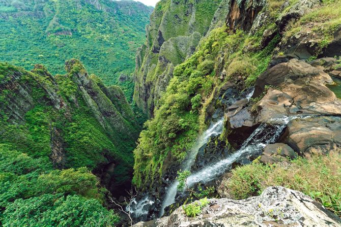 <strong>Vaipo:</strong> The Marquesas' tallest waterfall clocks in at 350 m (1,148 ft).