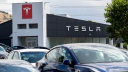 Un magasin Tesla à Vallejo, en Californie, aux États-Unis, le mardi 25 juin 2024. Tesla Inc. devrait publier ses résultats financiers le 23 juillet. Photographe : David Paul Morris/Bloomberg via Getty Images