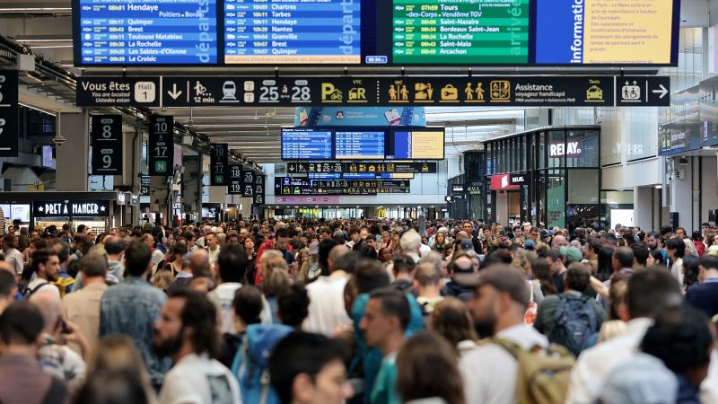 SNCF: 파리 올림픽 개막식을 앞두고 “협조된 기물 파손”으로 인해 프랑스 고속철 노선이 중단되었습니다.