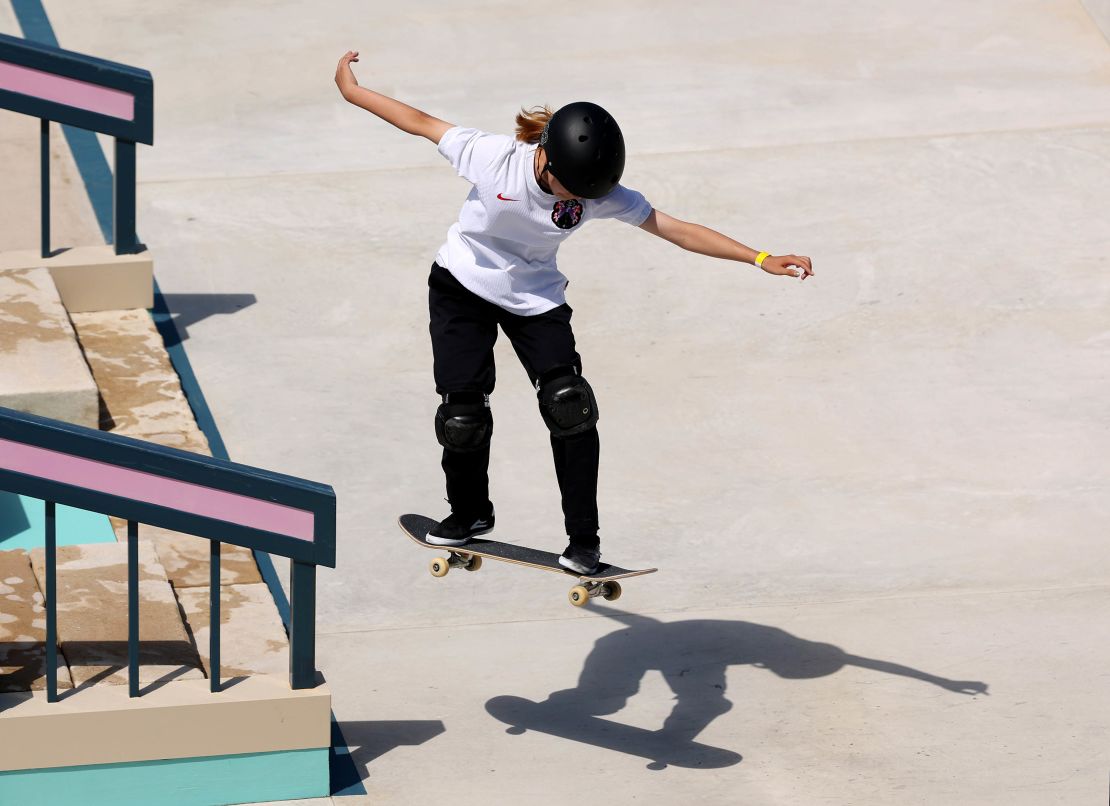 Yoshizawa participates in the women's street preliminary round at the Place de la Concorde in Paris, France.