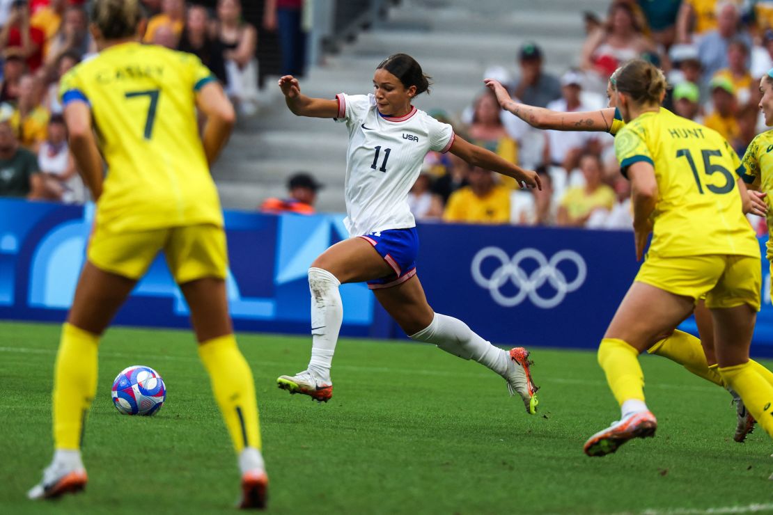 Sophia Smith runs with the ball against Australia.