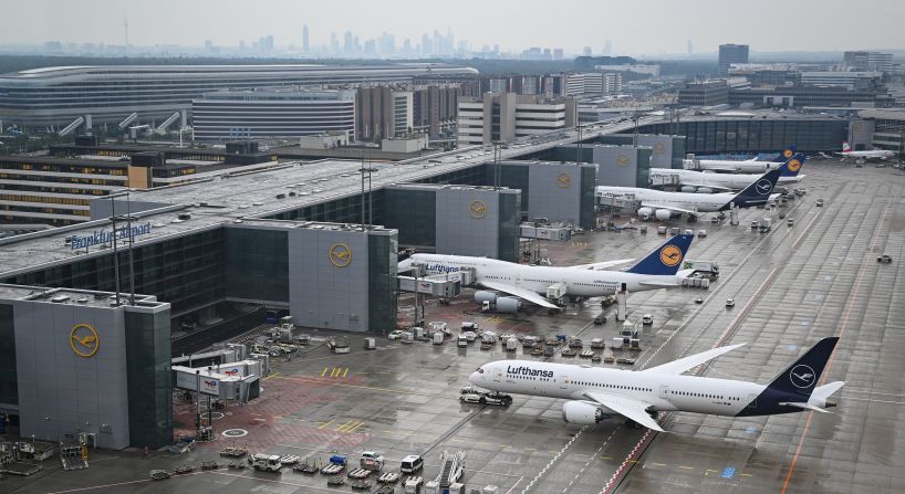 <strong>2. Frankfurt Airport:</strong> This German airport is the headquarters of Lufthansa, one of the biggest airlines in Europe.