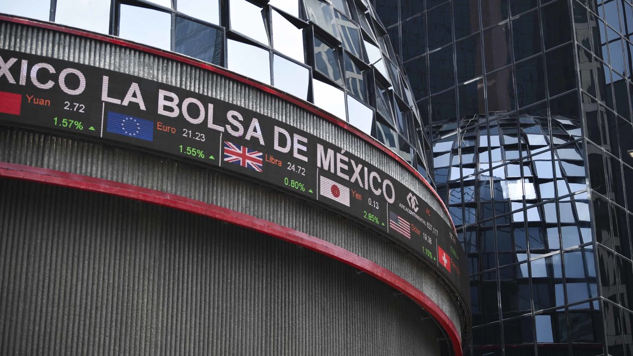 View of the Mexican Stock Exchange building showing the different types of world currency quotes and stock market operations in Mexico City on August 5, 2024. (Photo by Rodrigo Oropeza / AFP) (Photo by RODRIGO OROPEZA/AFP via Getty Images)