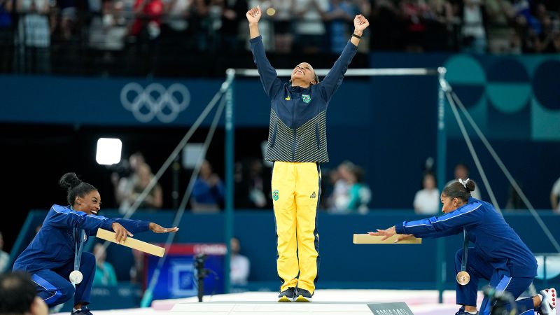 US gymnasts’ show of sportsmanship wins hearts in iconic podium moment | CNN