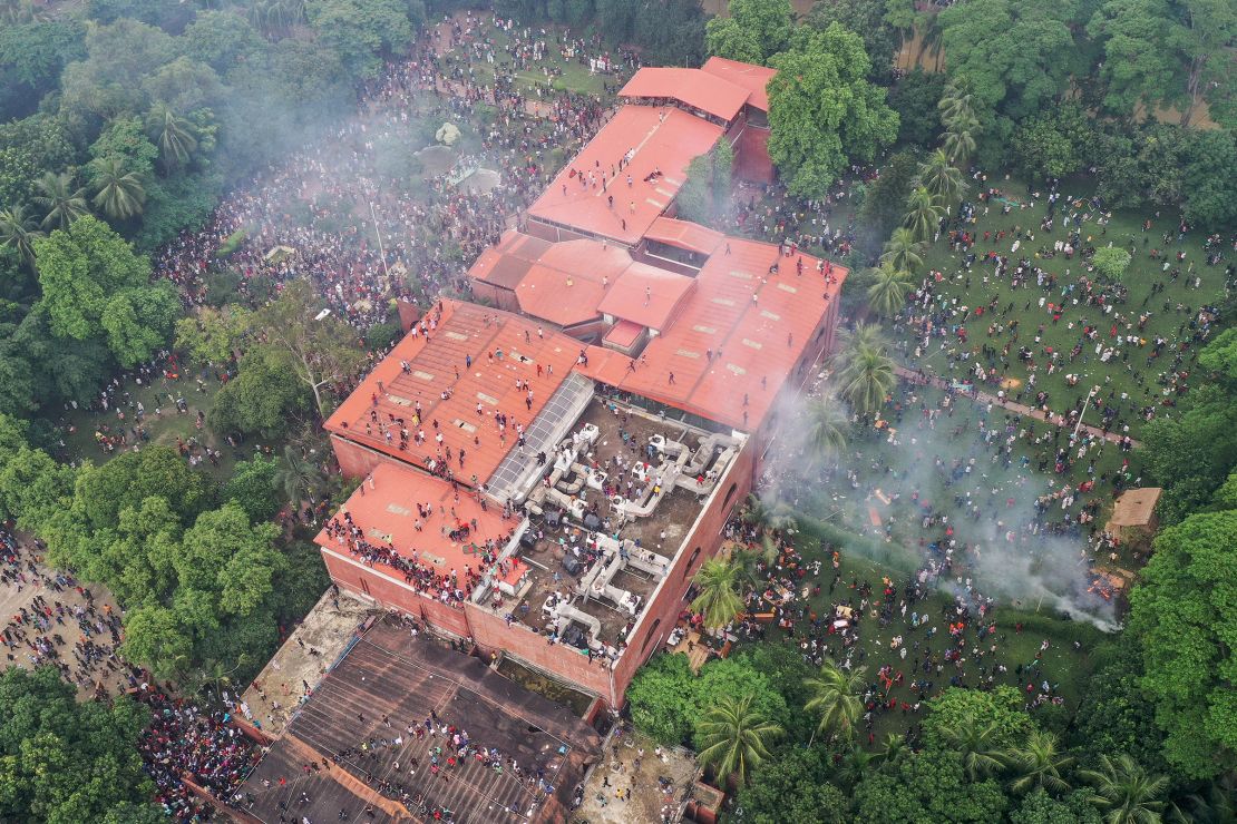 Anti-government protesters storm the palace of ousted Prime Minister Sheikh Hasina in Dhaka, Bangladesh, August 5, 2024.