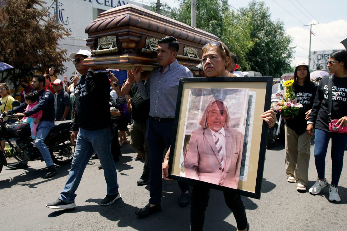 Relatives of murdered journalist Alejandro Martínez Noguez attend his funeral and tribute in Celaya, Mexico, on August 7.