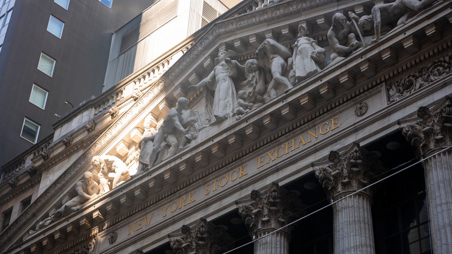 Wall Street's selloff reflects some legitimate concerns, but don't let the financial drama fool you: The US economy is still pretty strong.