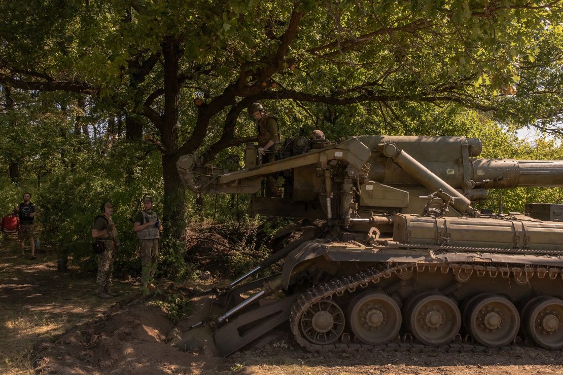 Ukrainische Soldaten in einem unbekannten Gebiet im Bezirk Pokrowsk, östliches Gebiet Donezk, 8. August 2024.