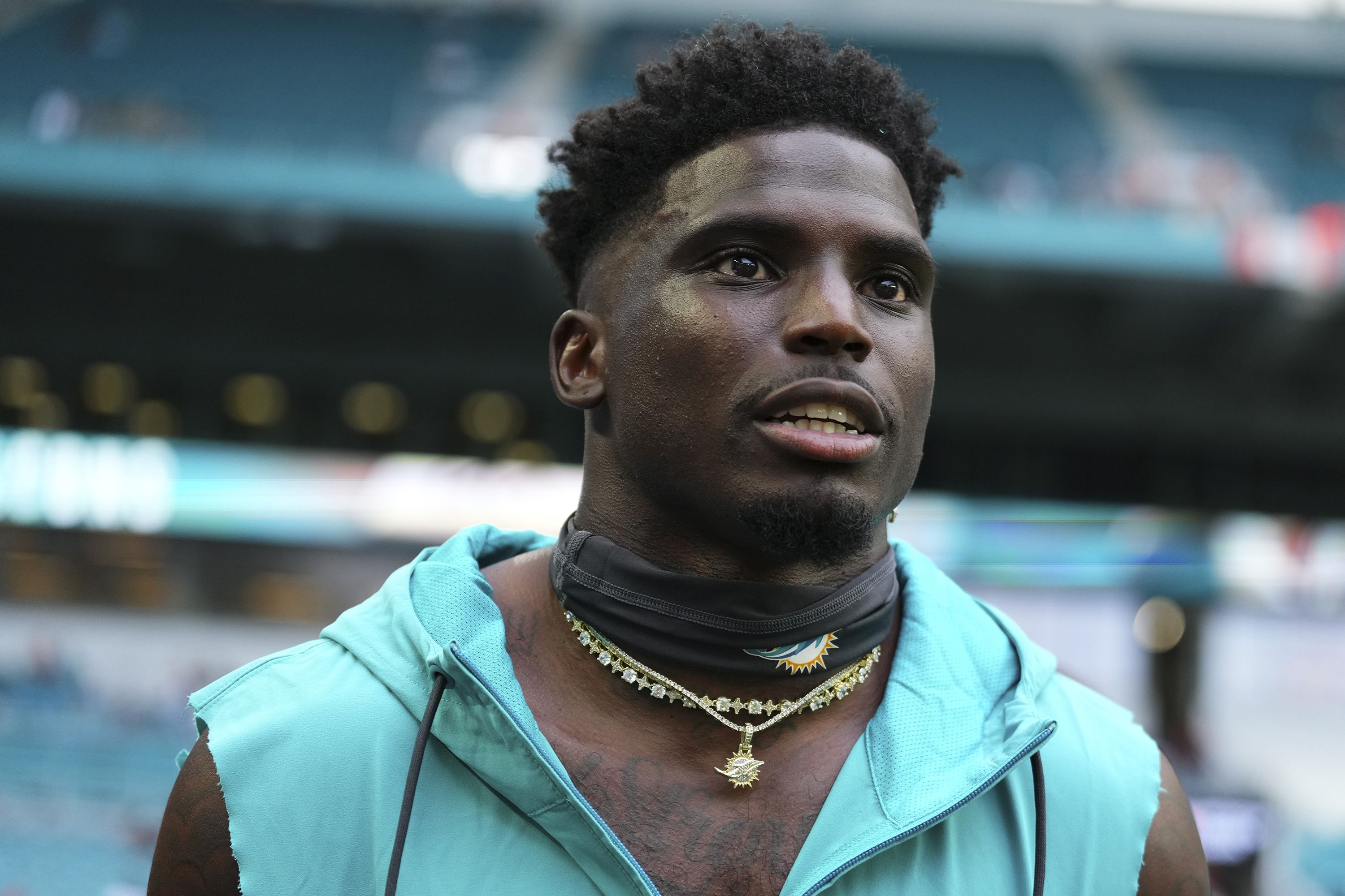 Tyreek Hill: Miami-Dade police officer placed on administrative duty after Dolphins star detained before game | CNN