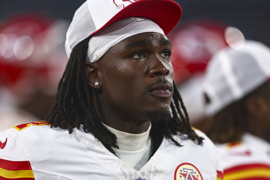 “HE TURNED DOWN MILLIONS?!?” — Chiefs’ Breakout Star STUNS NFL After Reportedly Rejecting SIX Trade Offers to “Stay Where His Heart Beats”! .Qu