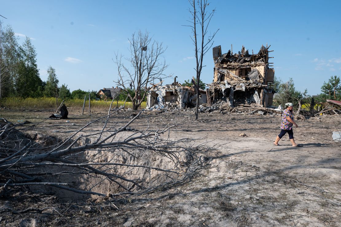 KYIV, UKRAINE - AUGUST 18: A view of debris of residential buildings damaged following Russian forces attacked Kyiv with 2 ballistic missiles KN-23 in outside of Kyiv, Ukraine on August 18, 2024. (Photo by Danylo Antoniuk/Anadolu via Getty Images)