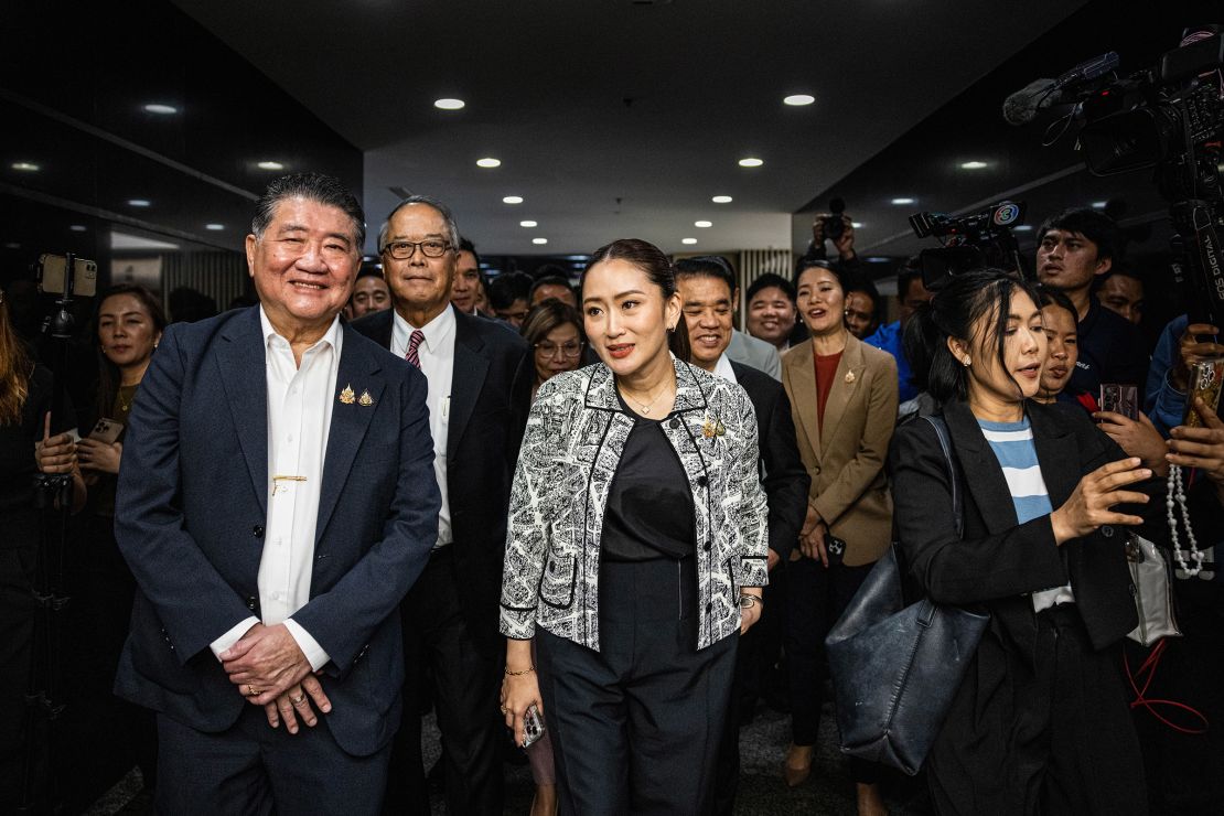 Paetongtarn next to coalition party leaders on August 15, 2024 in Bangkok