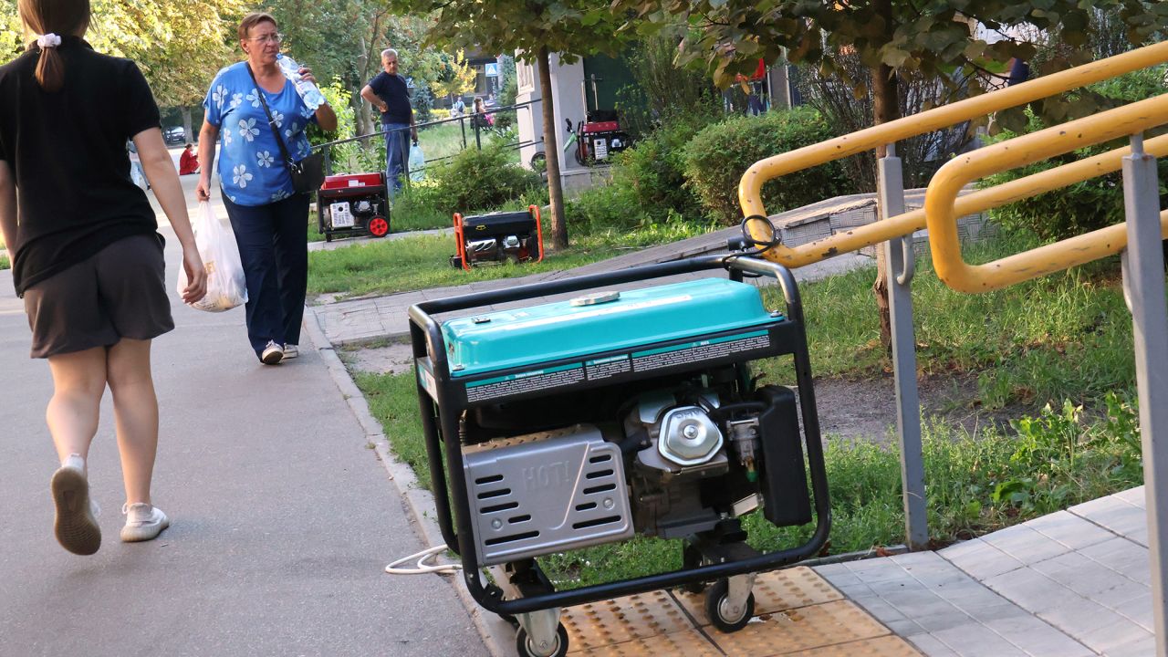 KYIV, UKRAINE - AUGUST 20, 2024 - A petrol generator is in the street as rolling blackouts are reintroduced due to soaring summer temperatures.  (Photo credit should read Pavlo Bahmut / Ukrinform/Future Publishing via Getty Images)