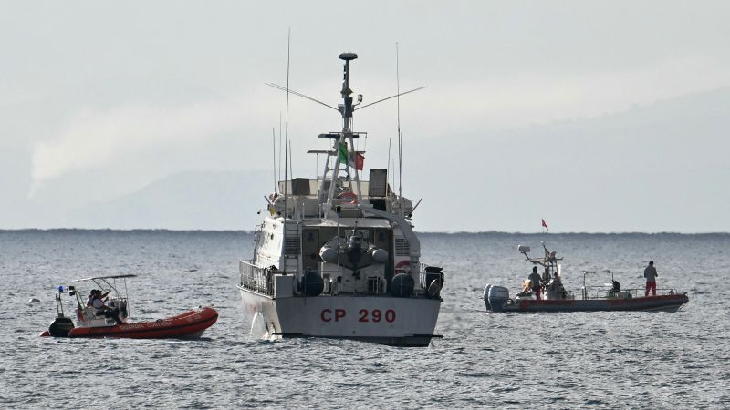 Sunken superyacht believed to comprise watertight safes | The Gentleman Report Sunken superyacht believed to comprise watertight safes | The Gentleman Report