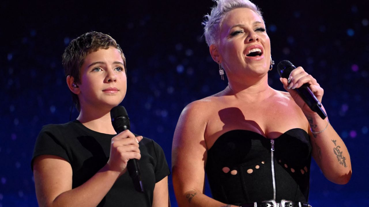 US singer-songwriter Pink (R) and her daughter Willow (L) perform on the fourth and last day of the Democratic National Convention (DNC) at the United Center in Chicago, Illinois, on August 22, 2024. Vice President Kamala Harris will formally accept the party's nomination for president today at the DNC which ran from August 19-22 in Chicago. (Photo by ANDREW CABALLERO-REYNOLDS / AFP) (Photo by ANDREW CABALLERO-REYNOLDS/AFP via Getty Images)