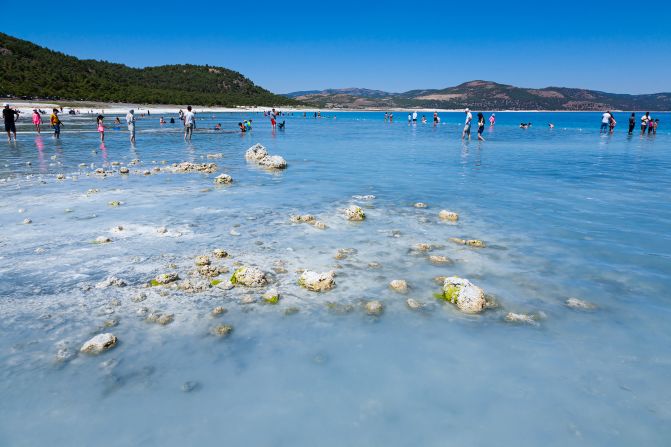 <strong>Carbonate clues: </strong>The lake also offers insights into our own planet’s history. Experts say microorganisms in the water have built microbial structures that are at least 2 million years old, some of which have been exposed due to decreasing water levels on the lake.