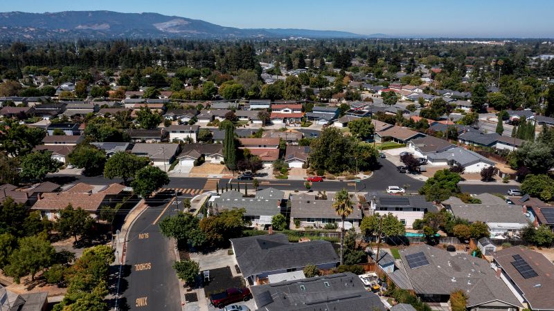 Mortgage rates fall to lowest level since February 2023 after Fed rate cut