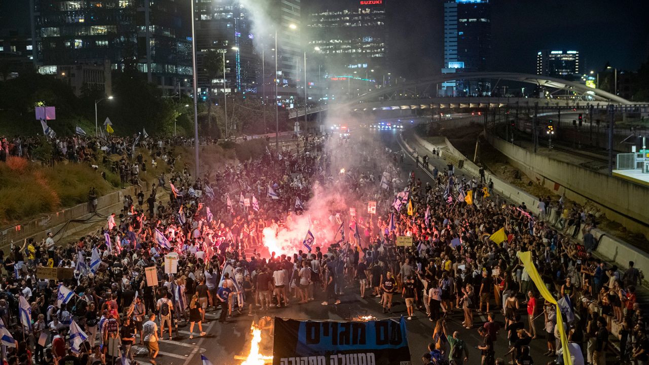 Israeli protestors block the Ayalon freeway during a mass protest condemning Prime Minister Benjamin Netanyahu and his handling of the hostages being held by Hamas in Gaza, in Tel Aviv, Israel on September 1, 2024.