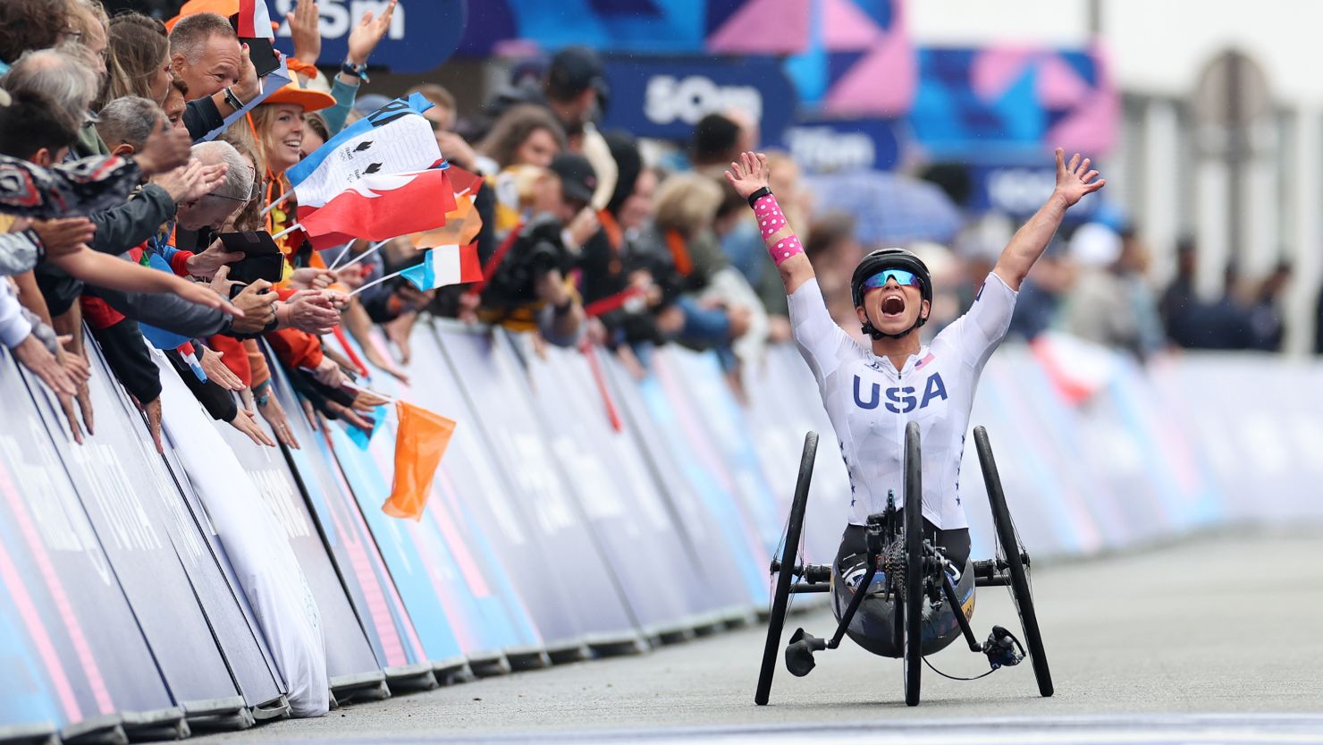 PARIS, FRANCE - SEPTEMBER 05: Gold medalist, Oksana Masters of Team United States celebrates winning during the Women's H5 Road Race on day eight of the Paris 2024 Summer Paralympic Games at on September 05, 2024 in Paris, France. (Photo by Michael Steele/Getty Images)