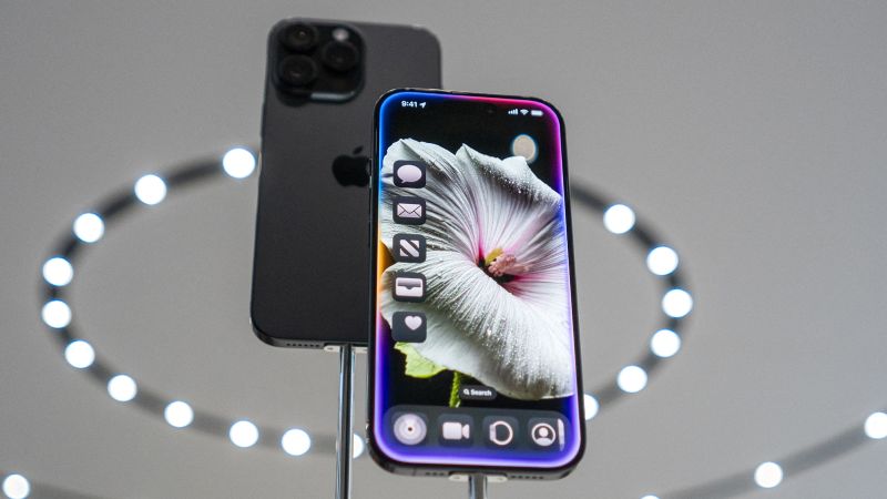 Trump Threatens 25% Tariff on Apple, iPhone Prices Skyrocket