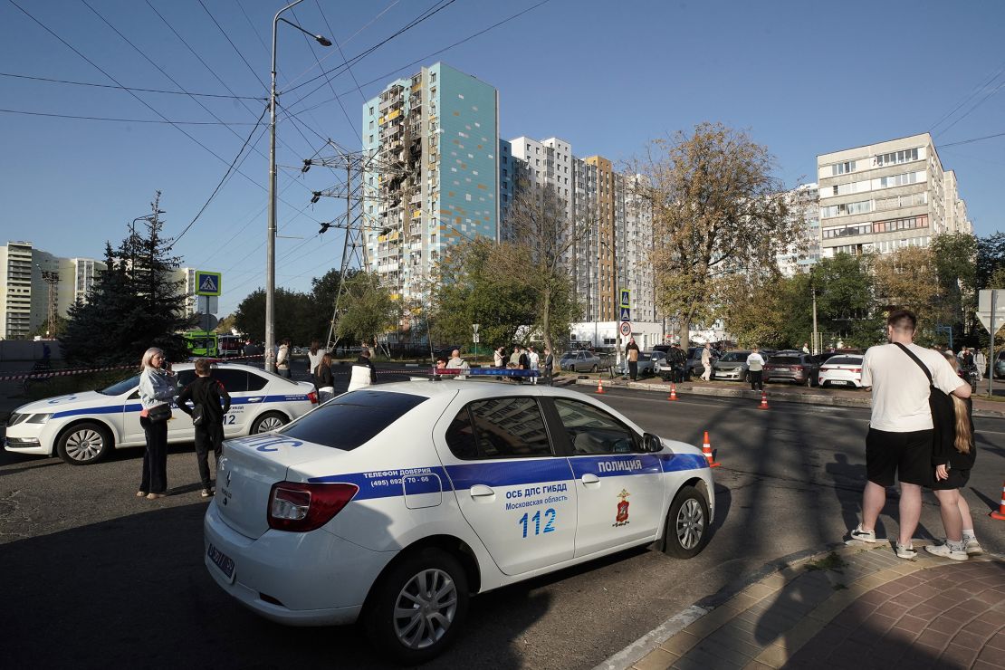 A view of the area around the damaged building in the Ramenskoye district of the Moscow region.