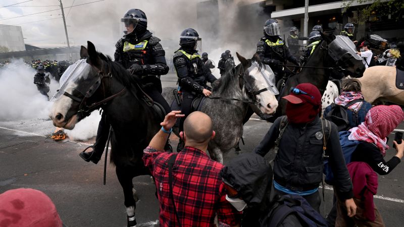 Land Forces, Melbourne: Protesters clash with police at Australia defense show