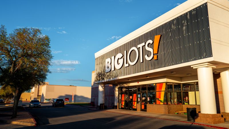 Big Lots strikes deal to keep hundreds of stores open and save jobs | CNN Business