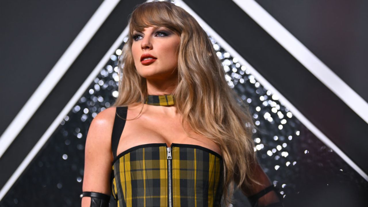 ELMONT, NEW YORK - SEPTEMBER 11: Taylor Swift attends the 2024 MTV Video Music Awards at UBS Arena on September 11, 2024 in Elmont, New York. (Photo by Roy Rochlin/Getty Images for MTV)