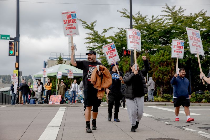 Tentative Deal Announced To End Boeing Strike | CNN Business