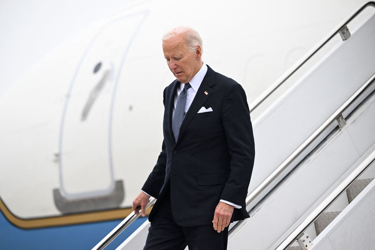 US President Joe Biden disembarks from Air Force One upon arrival at Dover Air Force Base in Dover, Delaware, September 27, 2024, as he travels to Rehoboth Beach, Delaware for the weekend. (Photo by SAUL LOEB / AFP) (Photo by SAUL LOEB/AFP via Getty Images)