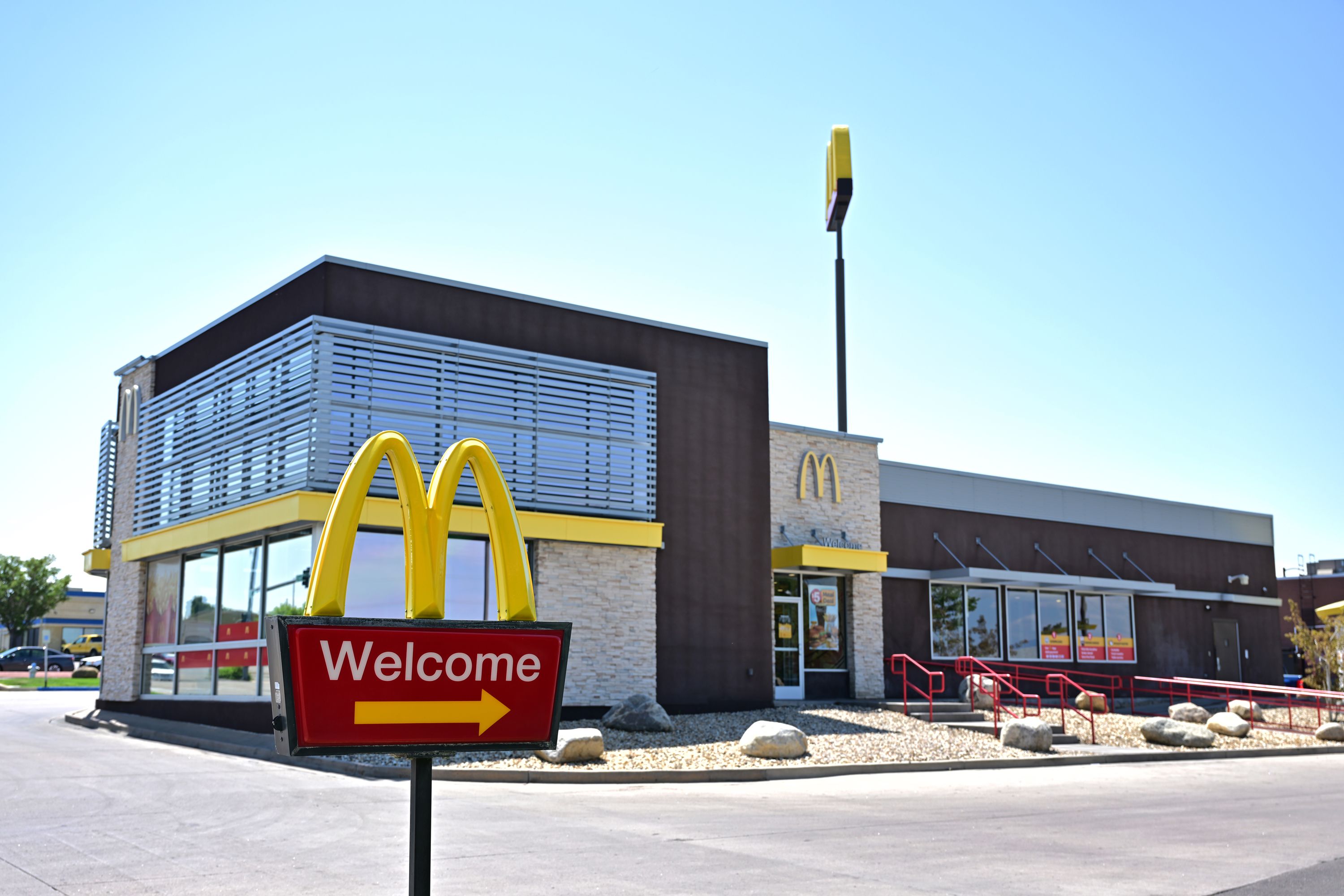 McDonald's E. coli: One dead in multistate outbreak tied to onions in  Quarter Pounders, CDC says | CNN