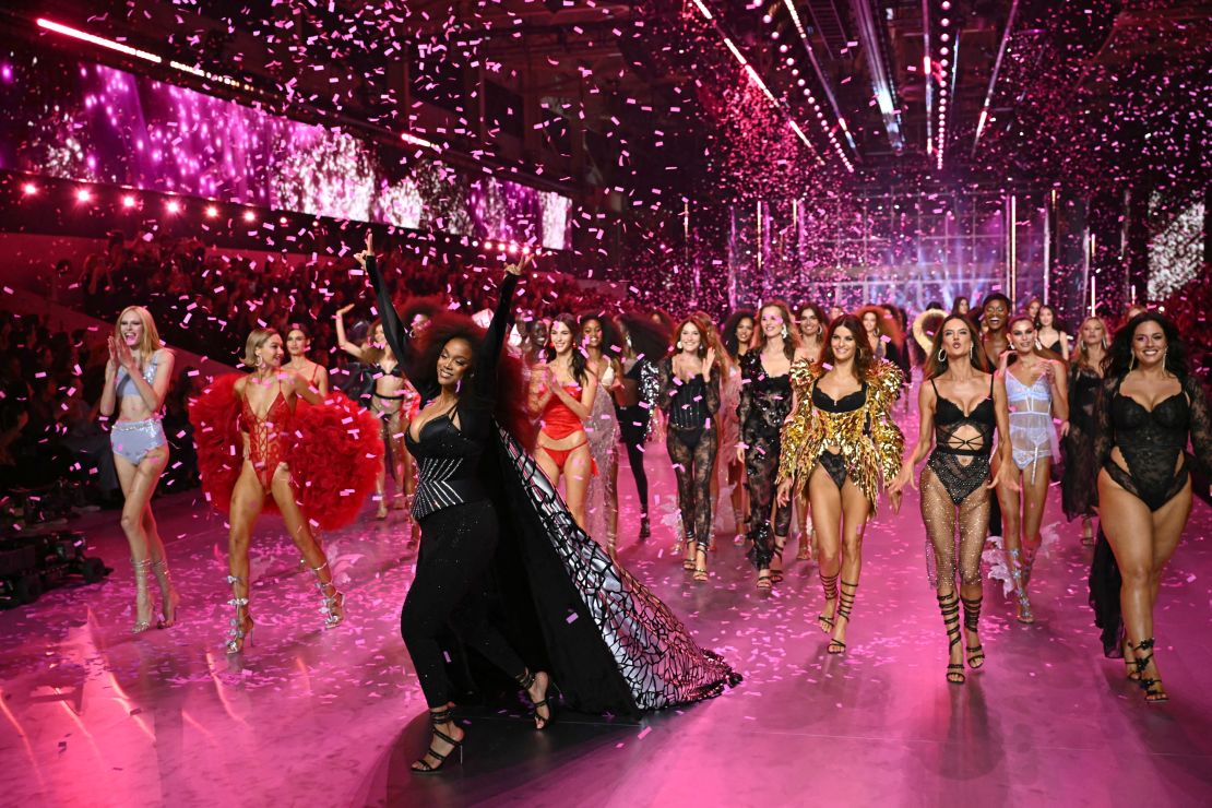 Victoria Secret Fashion Show 2024 - Figure 6