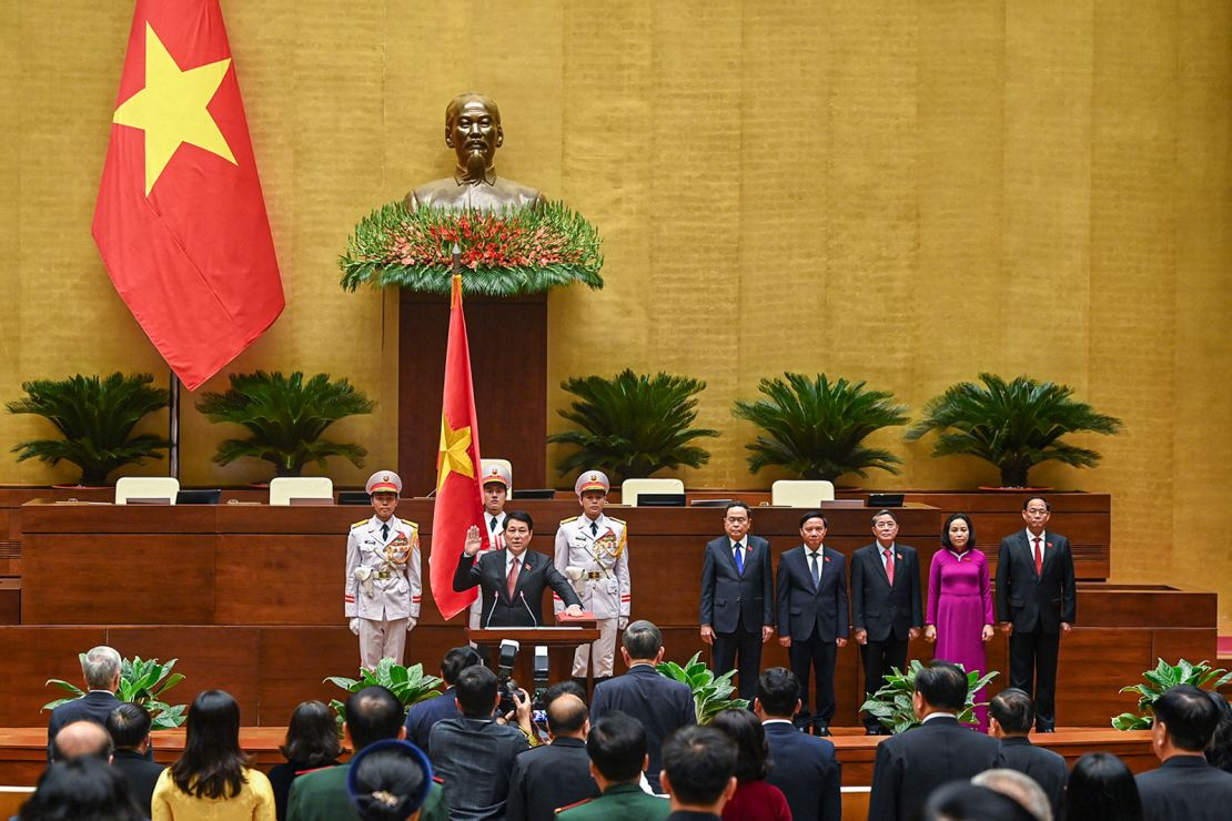 Vietnam's Luong Cuong takes his oath as Vietnam's President during the autumn opening session at the National Assembly in Hanoi on October 21, 2024.